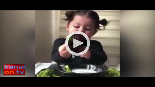 Küçük kız çocuğu​ brokoli sevmem diyenleri bile iştahlandırdı