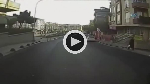 Dikkatsizliğinin kurbanı oluyordu