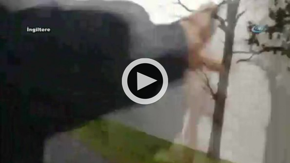 Yoldan yürüyen gençlere böyle ders verdi