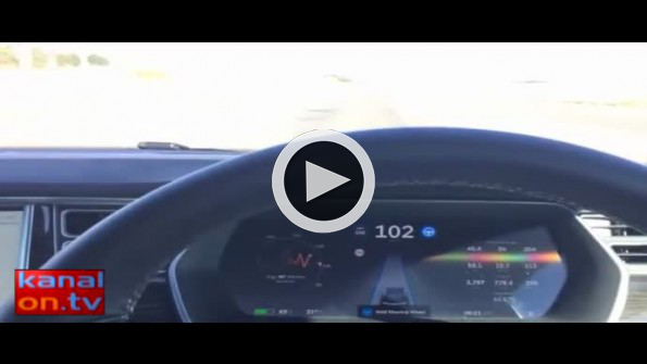 Tesla otopilotta yolda uyursanız ne olur?