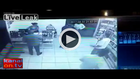 Dünyanın en talihsiz hırsızı kamerada
