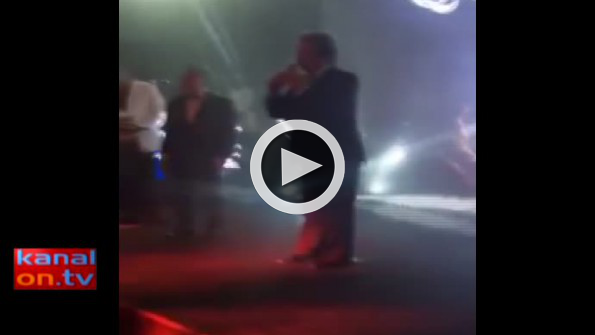 Orhan Gencebay’a playback şoku! Sibel Can çaldılar