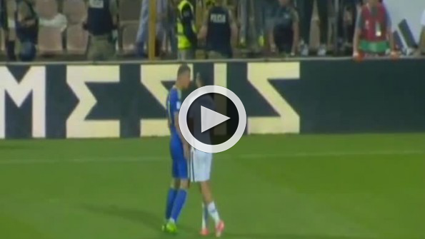 Yunan futbolcunun dişini kıran yumruk