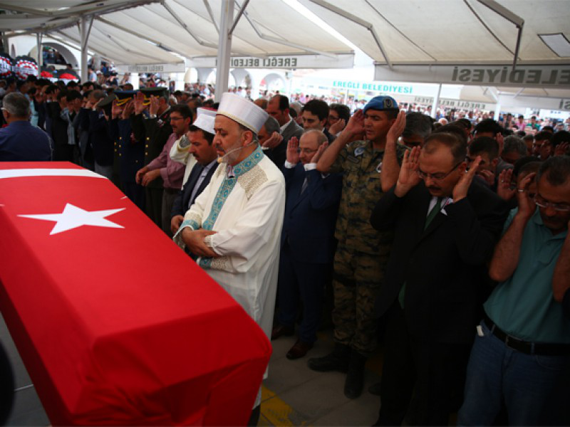 Konya bir şehidini daha kalbine gömdü!