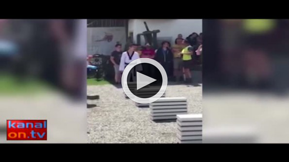 25 saniyede 90 adet beton bloğu kafasıyla kırdı