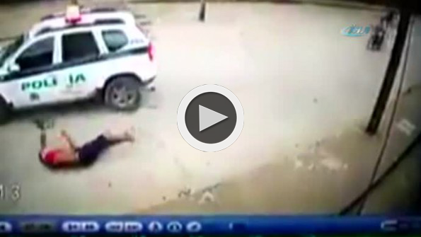 Motosikletli havada defalarca takla attı