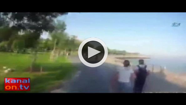 Motosiklet ve bisiklet kafa kafaya böyle çarpıştı