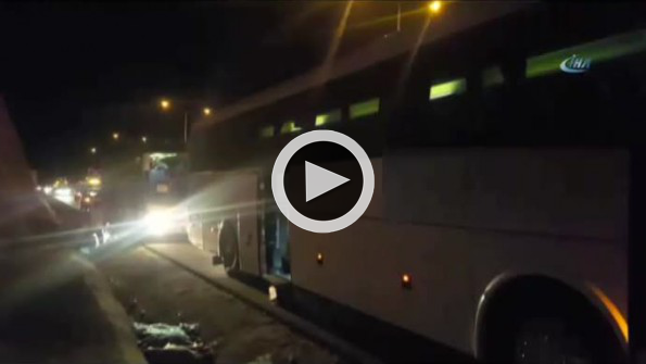 Kamyonet kız öğrencilerin arasına daldı: 2 ölü , 16 yaralı