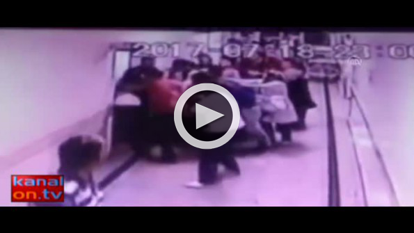 Hasta yakınları güvenlik görevlilerini darp etti