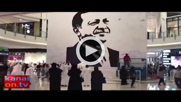 Katar’da dev Erdoğan posteri