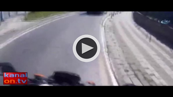 Aziz Yıldırım aracını tartıştığı motosikletlinin önüne kırdı!
