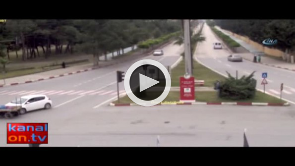 Trafik kurallarını hiçe sayanlar böyle kaza yaptı