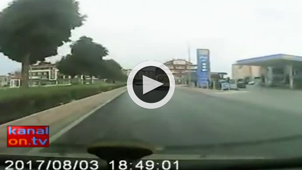 Konya’da yola dökülen mazot az kalsın bir faciaya yol açıyordu! İşte o görüntüler