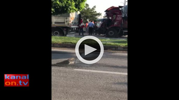 Konya’da iki kamyon çarpıştı