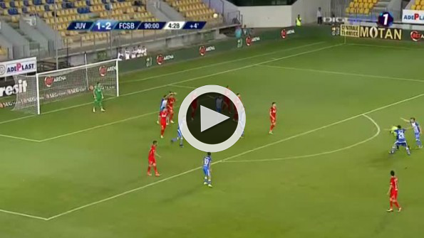 Penaltı kaçıran futbolcuya takım arkadaşları saldırdı!