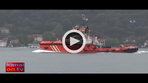 İstanbul Boğazı’nda ilginç görüntü