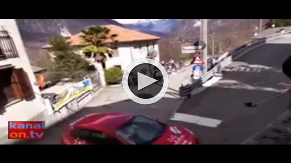 Herkesin takıldığı virajı tek seferde geçen sürücü