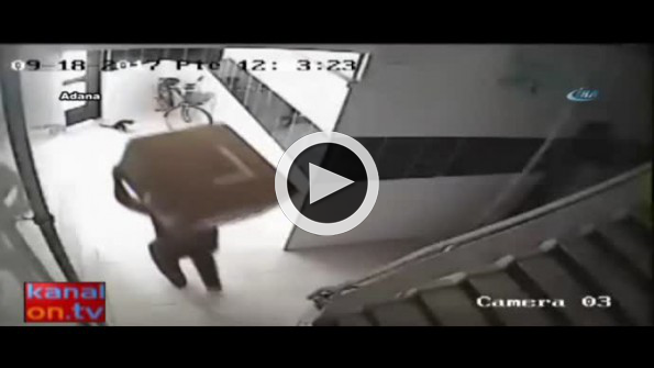Çilingir çağırıp, hamal tutarak depoyu soydular