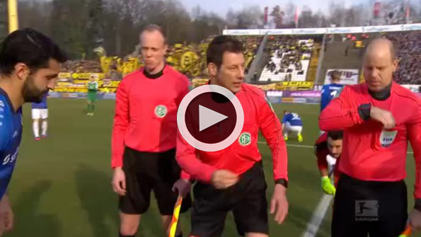 Dortmund’un kalecisinden ilginç hareketler