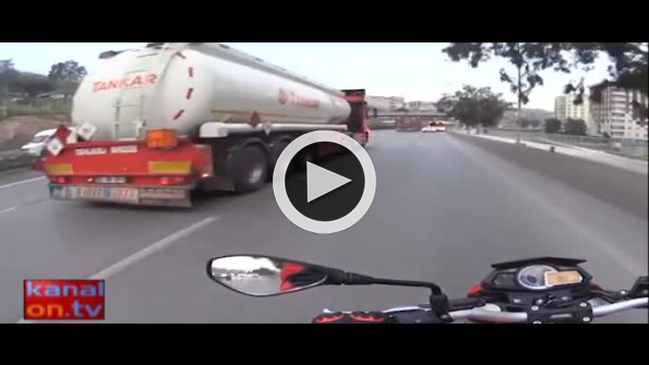 Motosiklet sürücülerine ibret olacak kaza