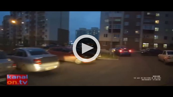 Pedalları karıştıran acemi sürücünün ilginç kazası