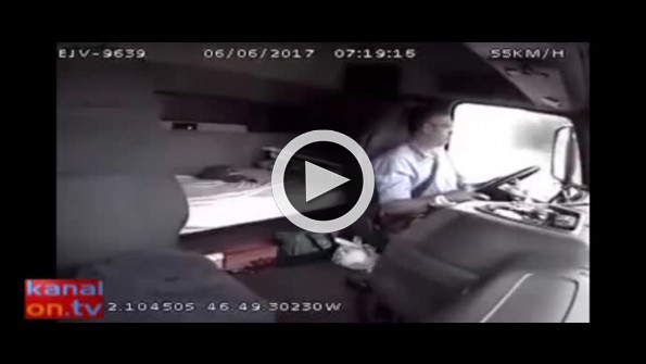 TIR kazası araç içi kamerasında