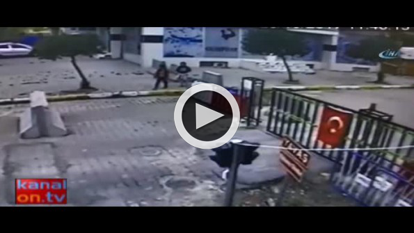 Çocukların bayrak sevgisi kameraya yansıdı