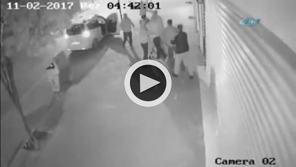 ’Yan baktı’ diye adam öldürdü