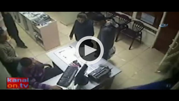 Hırsız dükkana uçan tekmeyle daldı