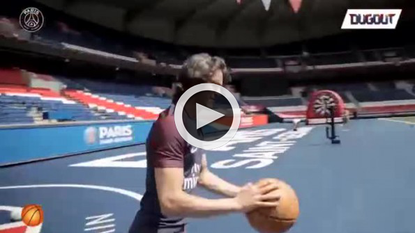 Cavani bu sefer basketbolda hünerini sergiledi