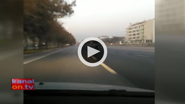 Konya’da motosikletle tehlikeli yolculuk!