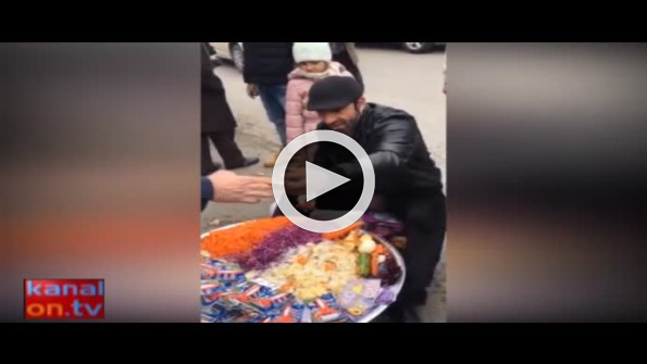 Sesi kendinden dublajlı seyyar satıcı