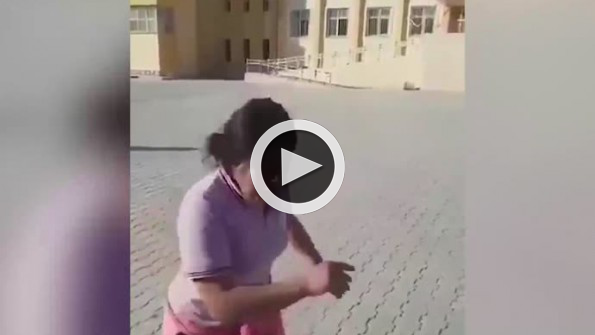 Orta sahadan penaltı isteyen liseli kız kırdı geçirdi