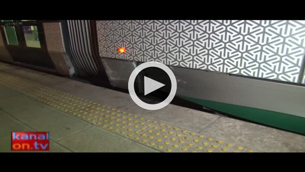 Konya’da otomobil tramvaya çarptı!