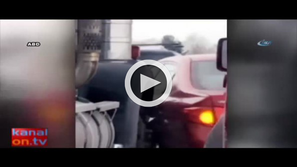 Öfkelenen TIR şoförü önüne kıran otomobili böyle sürükledi