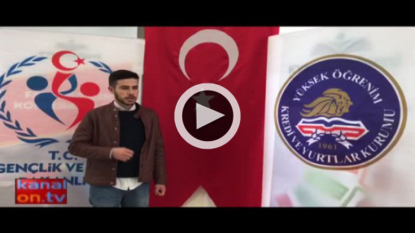 ’Bayrak’ şiirini okuyan öğrenci duygulandırdı