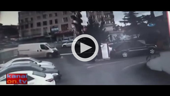 Otomobil köprüden böyle uçtu