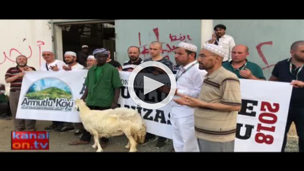 Konya’dan umreye gidenler Mehmetçik için dua etti!