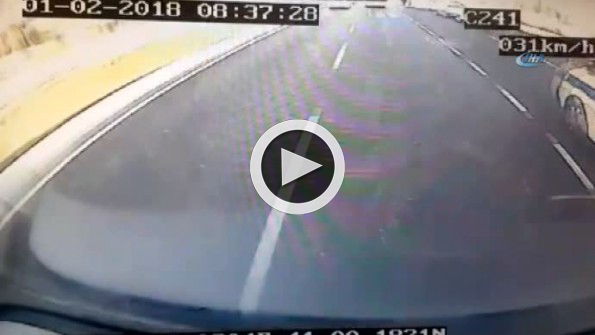 3 kişinin ölümüne neden olan feci kaza kamerada