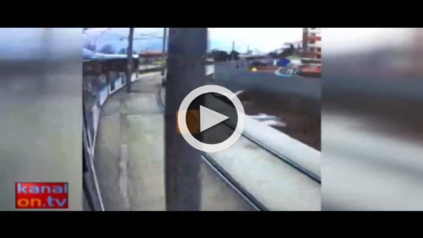 Tramvay yolunda hayat kurtaran makas