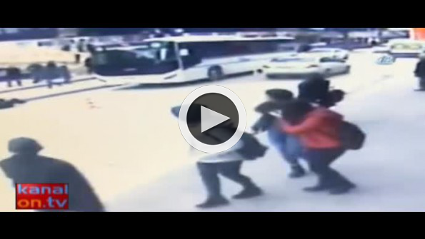 Yaşlı adama otobüsün çarptığı anlar kamerada