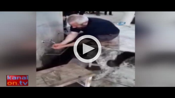 Sosyal medya bu adamı konuşuyor!