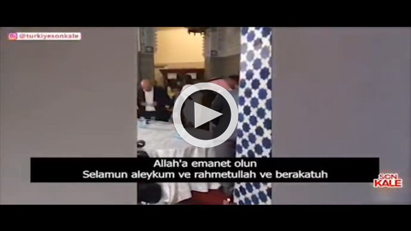 Kabe imamını şoke eden protesto: Ey Amerika’nın kölesi!