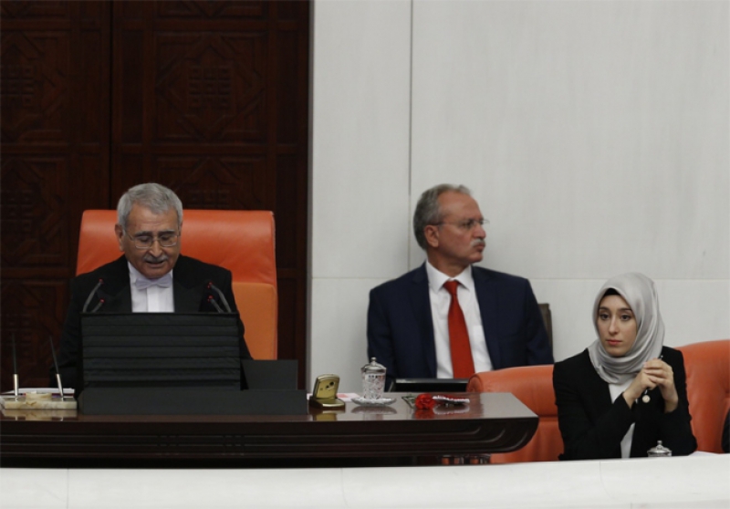 Meclis’te dikkat çeken anlar