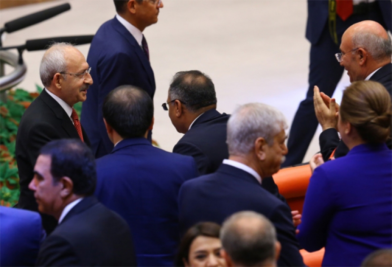 Meclis’te dikkat çeken anlar