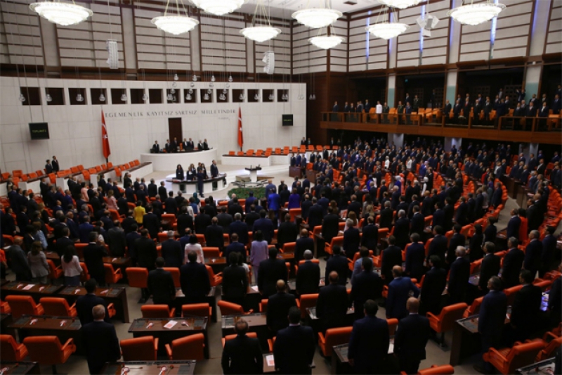 Meclis’te dikkat çeken anlar