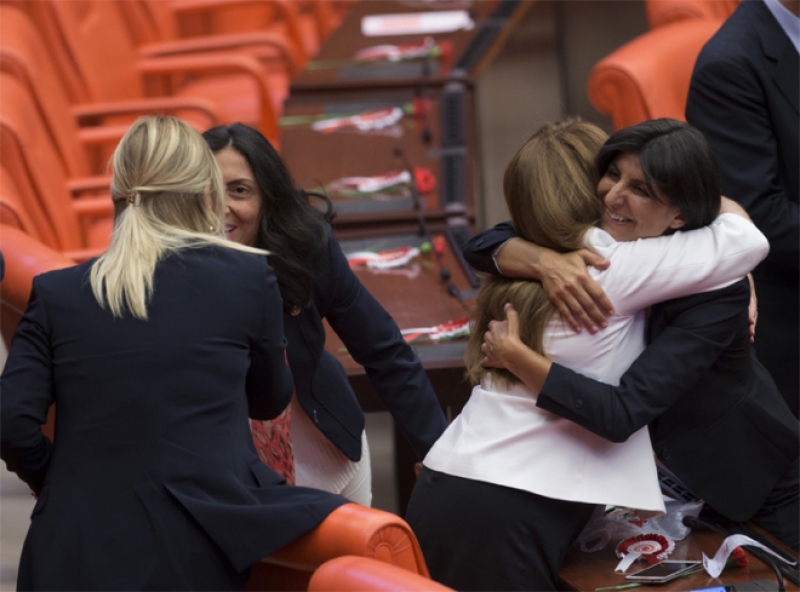 Meclis’te dikkat çeken anlar