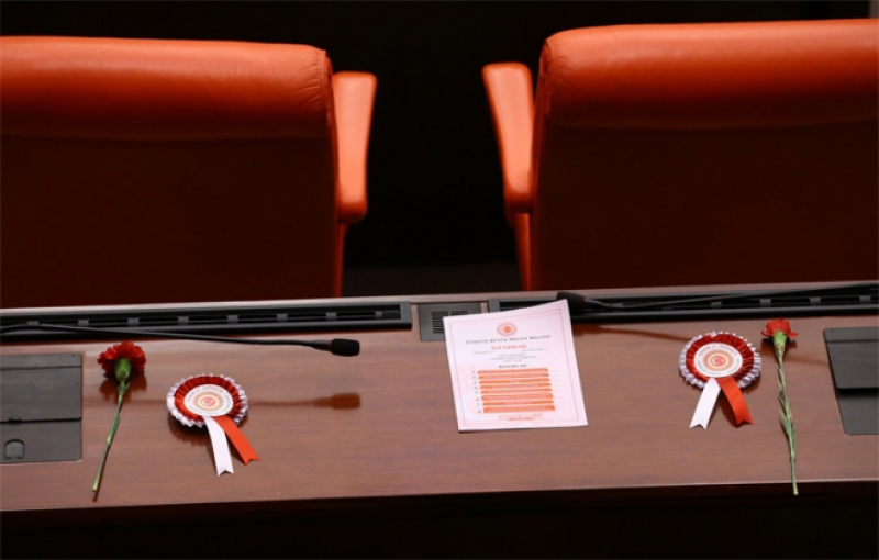 Meclis’te dikkat çeken anlar