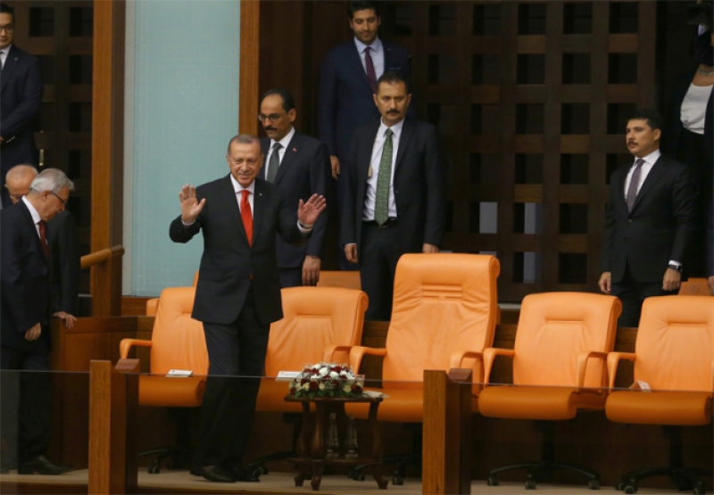 Meclis’te dikkat çeken anlar