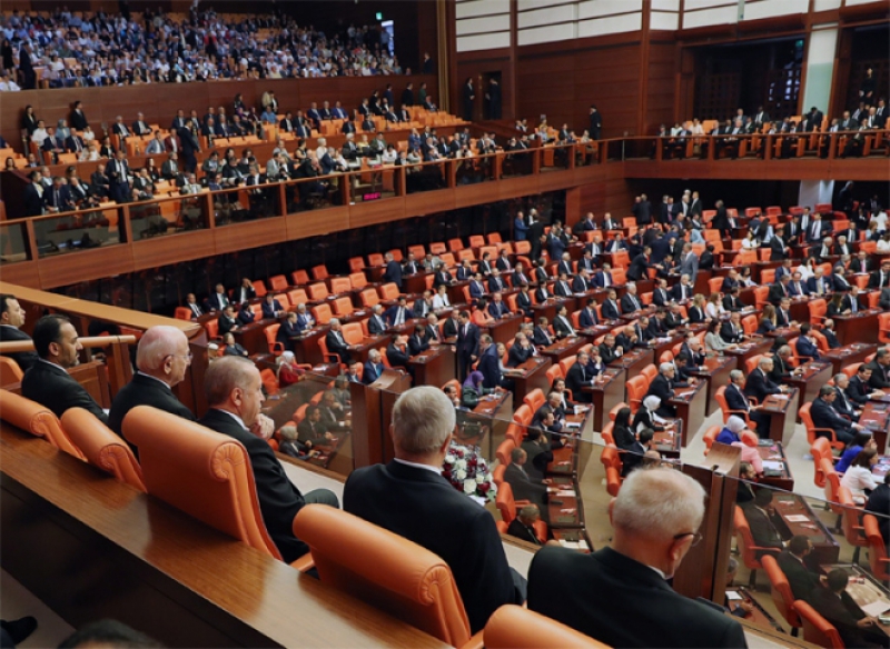 Meclis’te dikkat çeken anlar